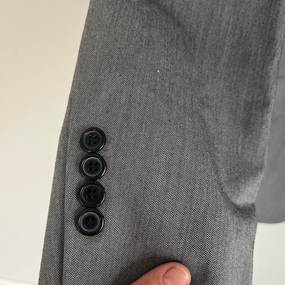 CRAFT & Barrow Man Gray Herringbone Sport Coat, Size 44L - Picture 4 of 8